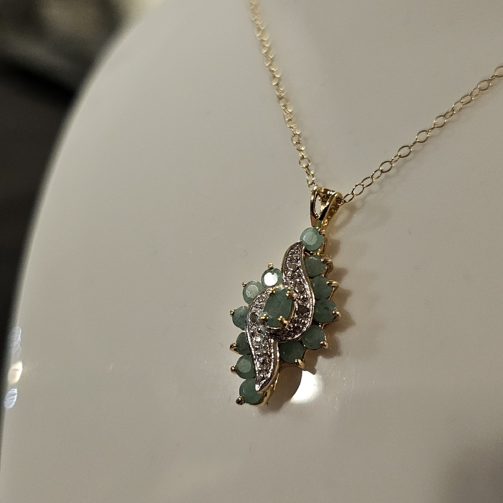 103 - Stunning 18K Yellow Gold Emerald & Diamond 18-in Designer Stegos Necklace